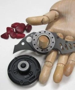 Mantis Jyro I Folder W/ Pendant Sheath